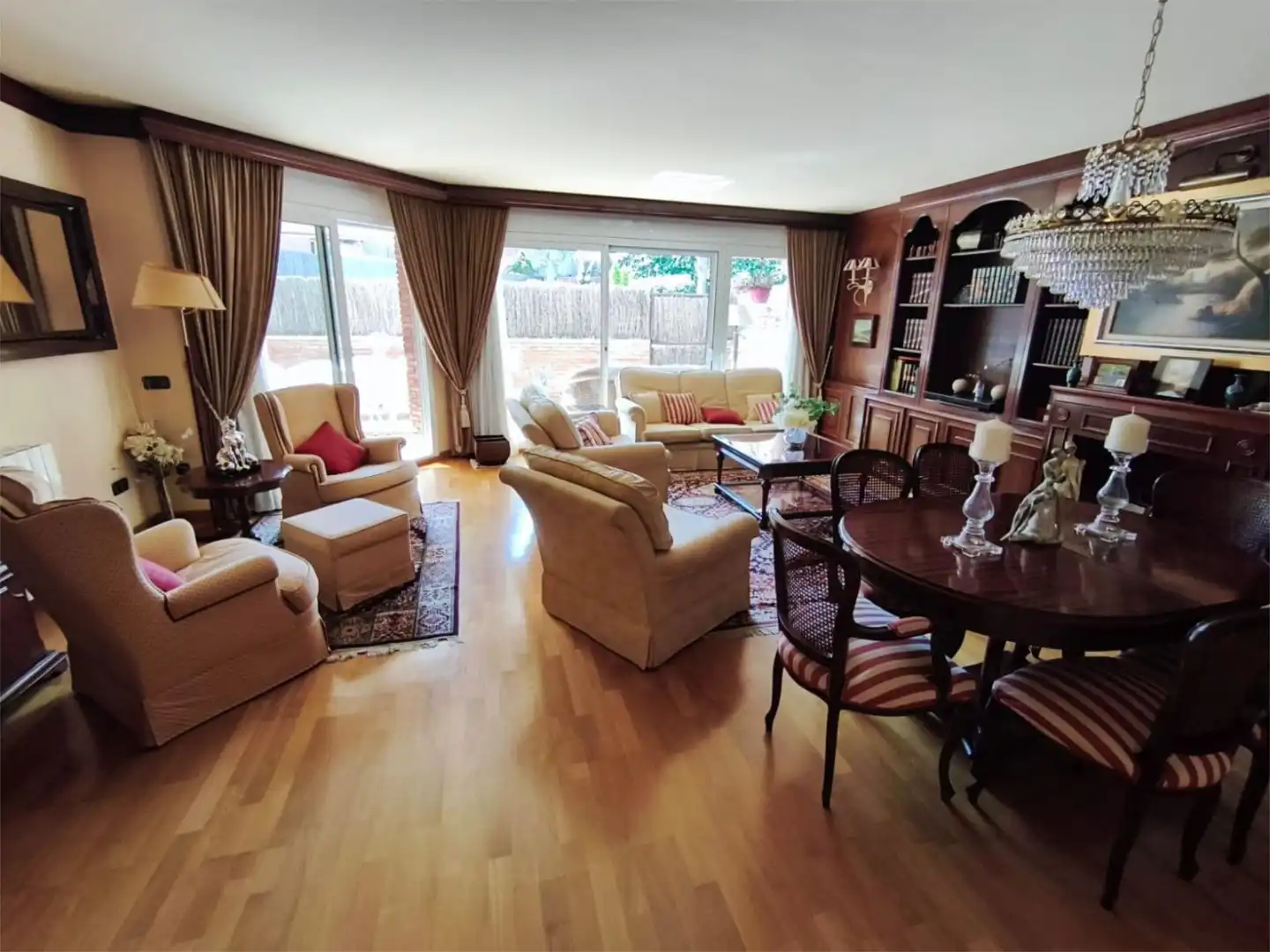 Flat for sale in Carrer de Domènec Oristrell, 48, Parc Central Living room of Flat for sale in Sant Cugat del Vallès with Air Conditioner, Terrace and Swimming Pool
