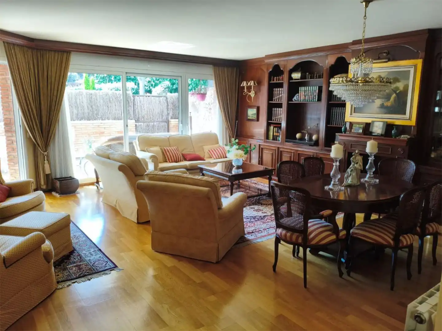 Flat for sale in Carrer de Domènec Oristrell, 48, Parc Central Living room of Flat for sale in Sant Cugat del Vallès with Air Conditioner, Terrace and Swimming Pool