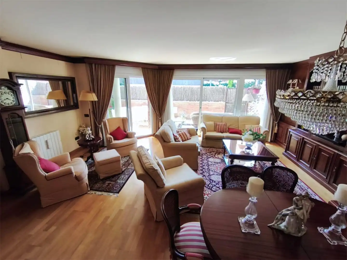 Flat for sale in Carrer de Domènec Oristrell, 48, Parc Central Living room of Flat for sale in Sant Cugat del Vallès with Air Conditioner, Terrace and Swimming Pool