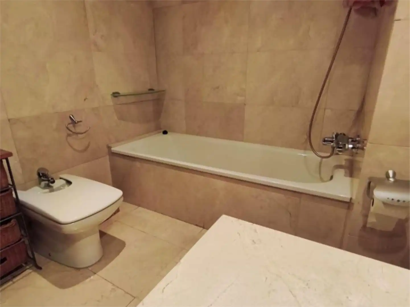 Flat for sale in Carrer de Domènec Oristrell, 48, Parc Central Bathroom of Flat for sale in Sant Cugat del Vallès with Air Conditioner, Terrace and Swimming Pool