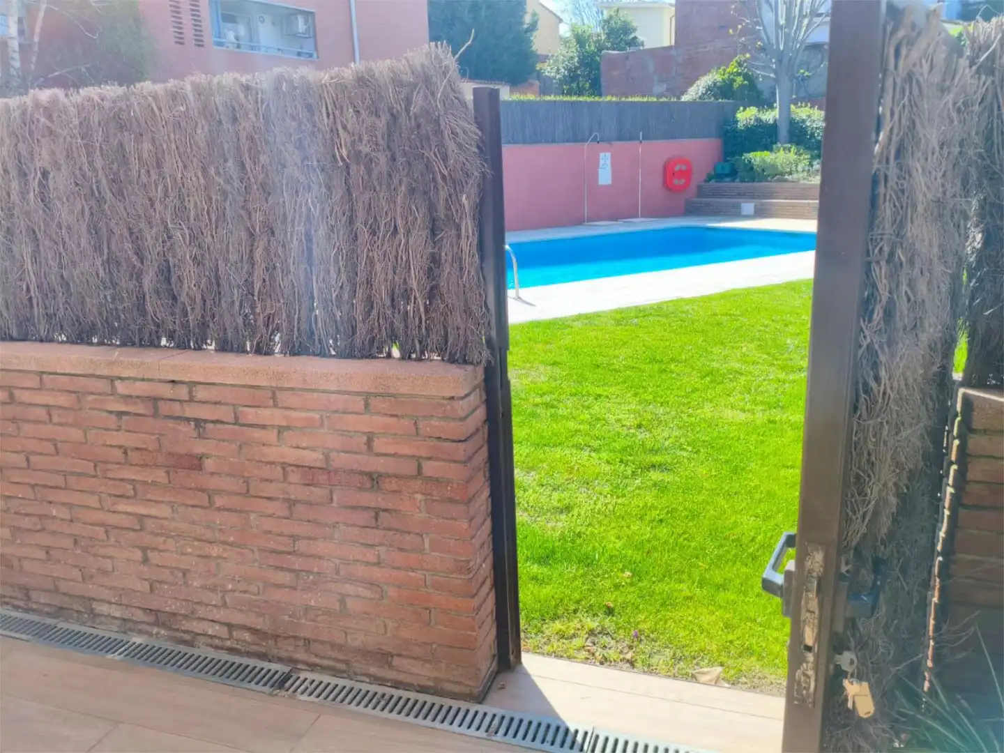 Flat for sale in Carrer de Domènec Oristrell, 48, Parc Central Swimming pool of Flat for sale in Sant Cugat del Vallès with Air Conditioner, Terrace and Swimming Pool