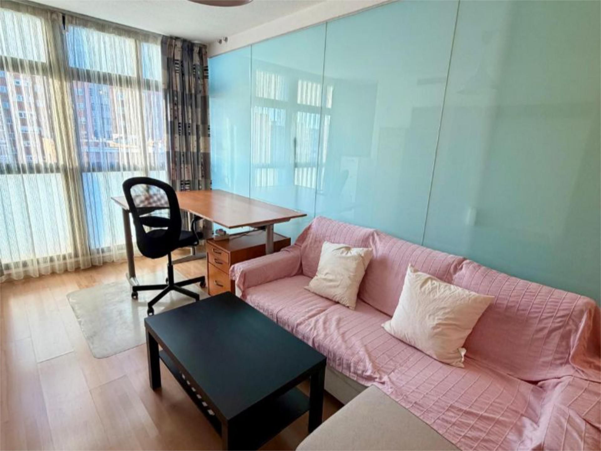 Sala d'estar de Pis de lloguer en  Madrid Capital amb Aire condicionat, Calefacció i Parquet