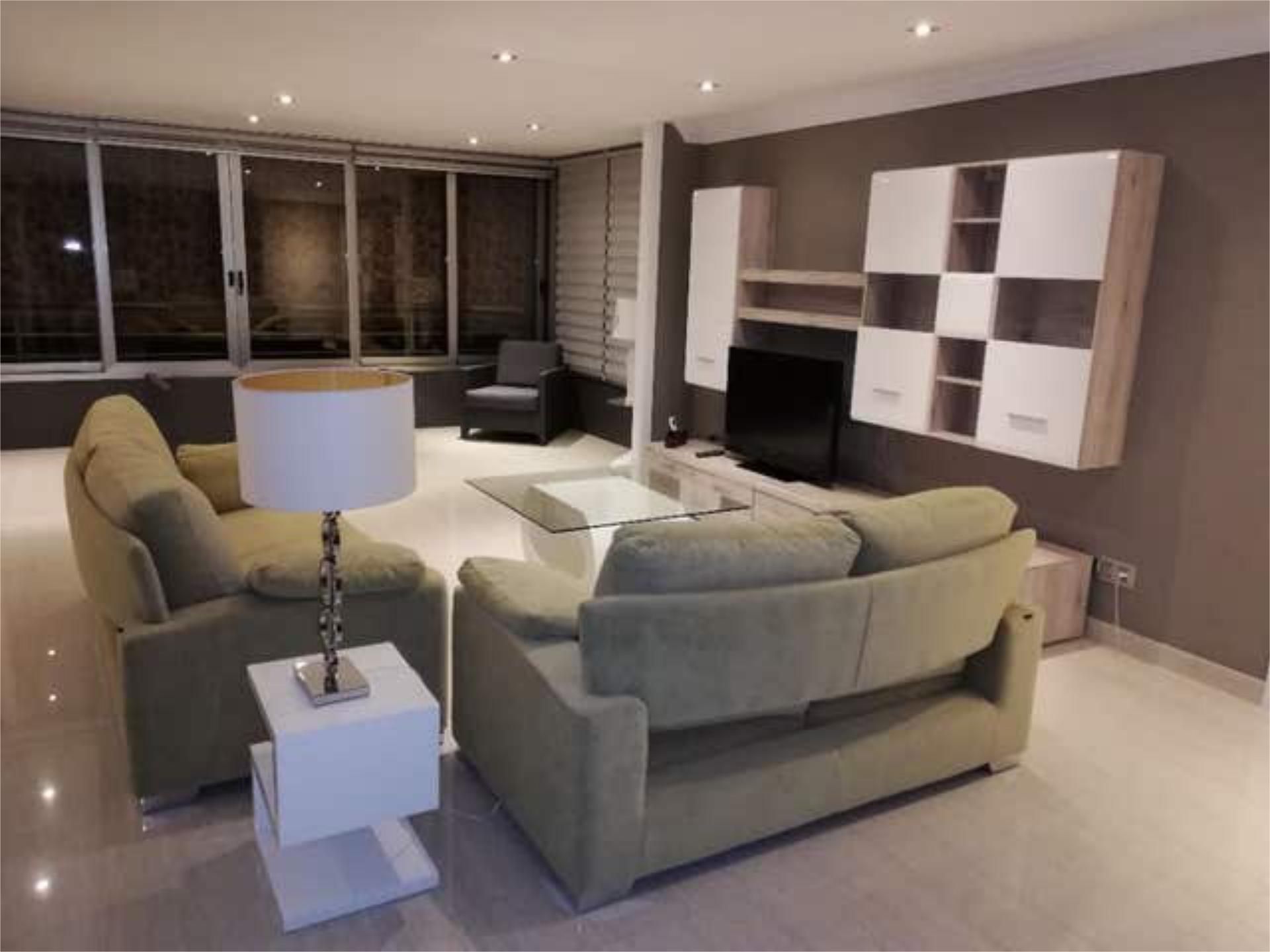 Sala de estar de Piso de alquiler en Benidorm con Calefacción, Jardín privado y Terraza