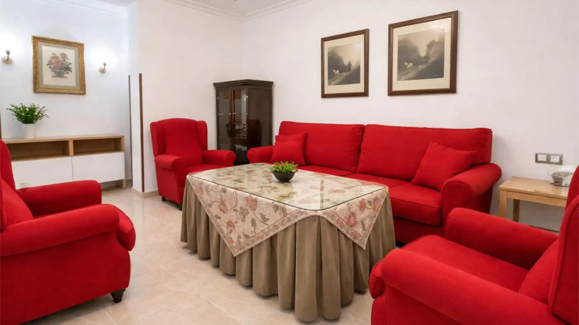 Living room of Flat for sale in  Sevilla Capital  with Air Conditioner, Heating and Furnished