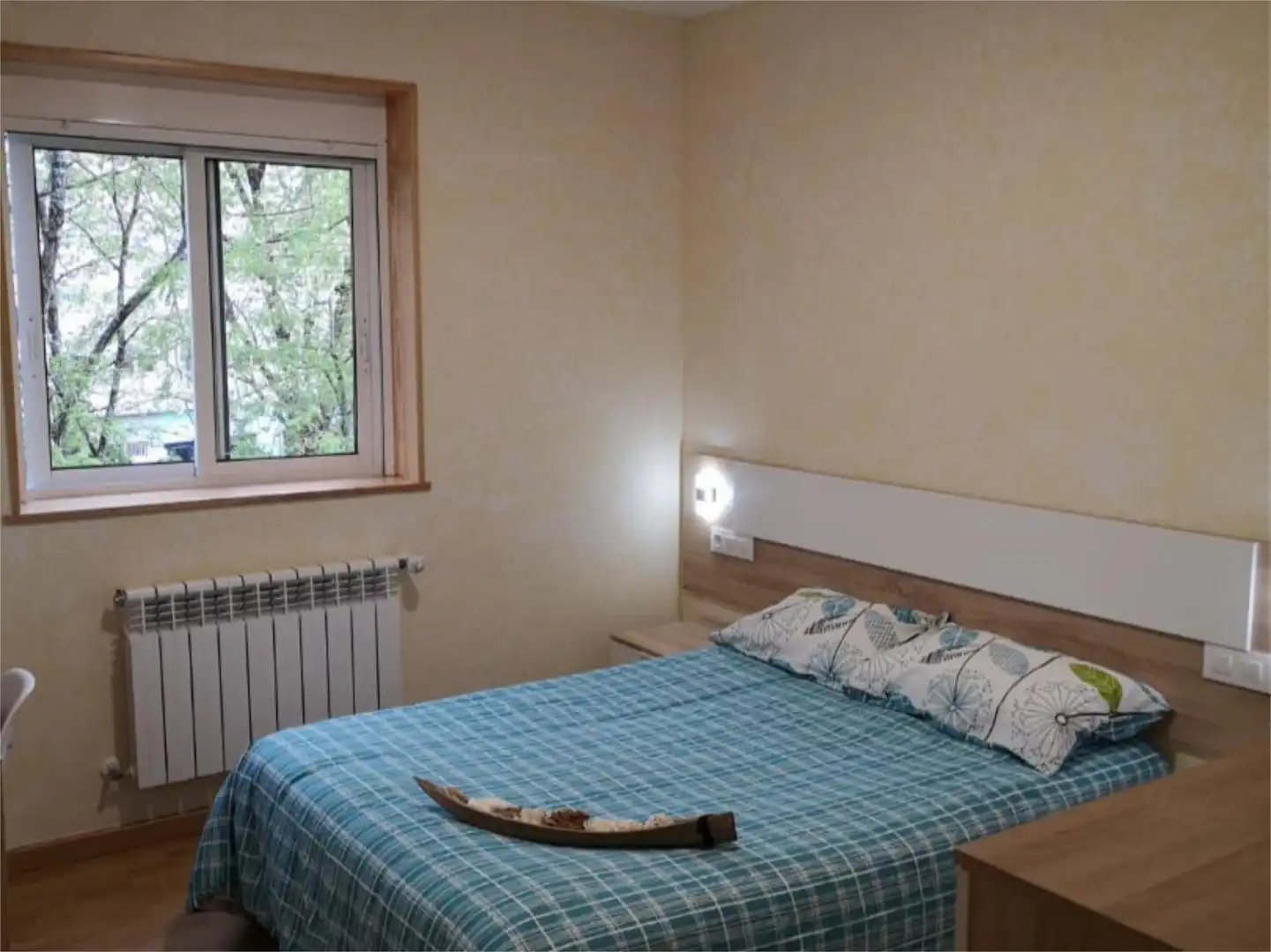Room in Avenida de Vigo, 30, Zona Fernández Ladreda Bedroom of Flat for share in Pontevedra Capital with Heating, Parquet flooring and Furnished