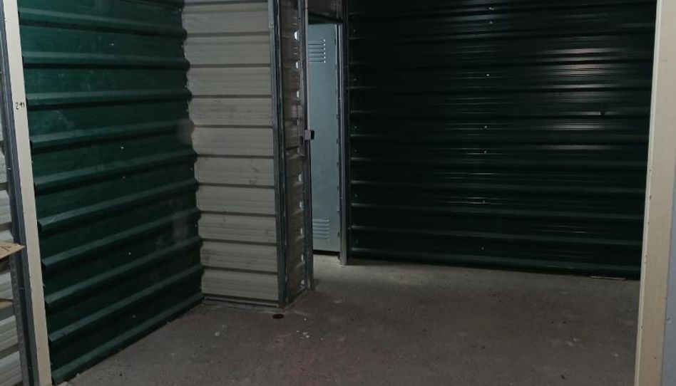 Trastero de alquiler en Avenida Rozas del Rey Don Pedro, 50, Carretera de Sevilla - Los Montitos, Badajoz Capital - imagen 1 Foto 1 de Trastero de alquiler en Avenida Rozas del Rey Don Pedro, 50, Carretera de Sevilla - Los Montitos, Badajoz Capital