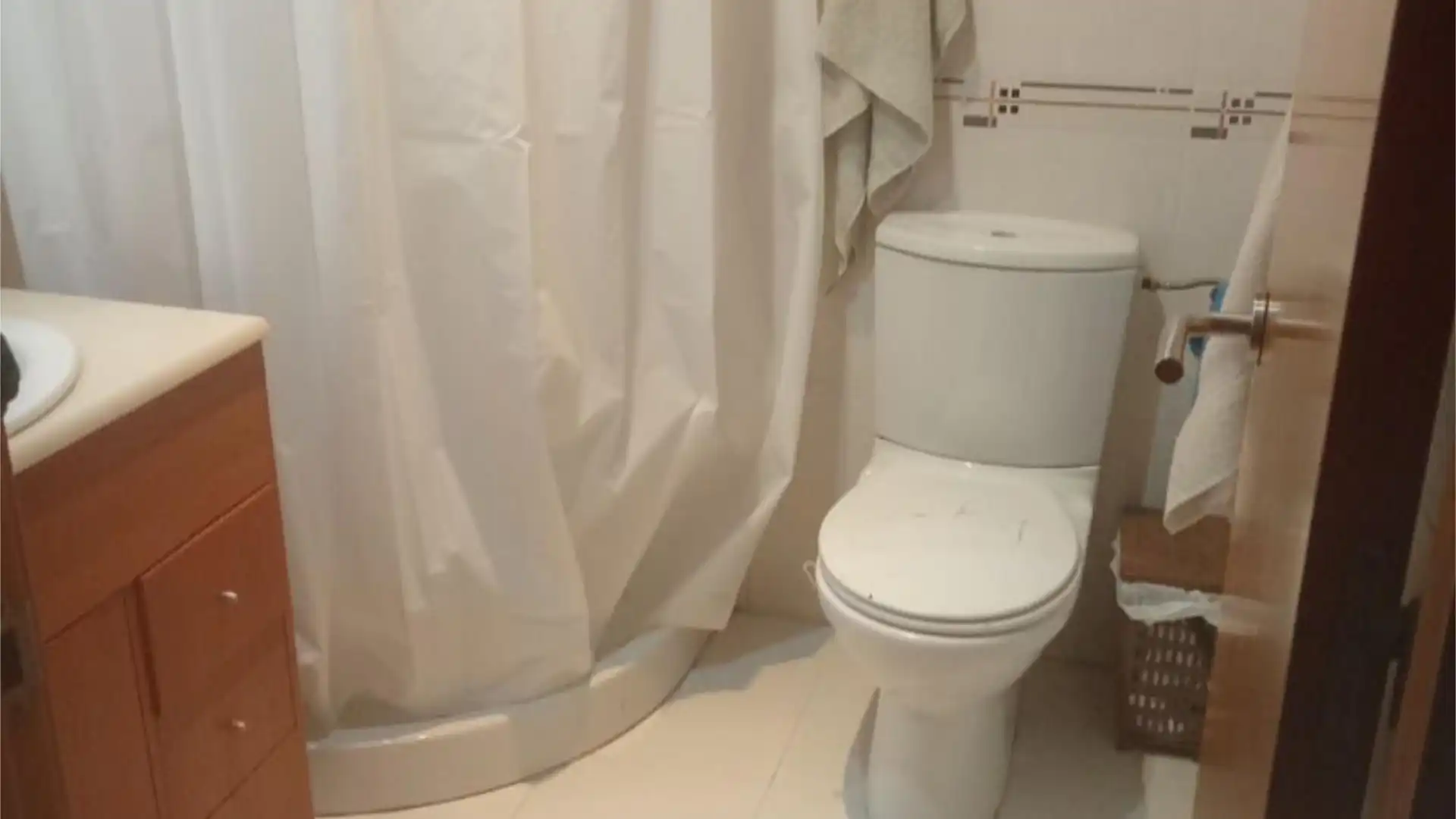 Bathroom of Flat for share in Burriana / Borriana  with Heating, Terrace and Furnished