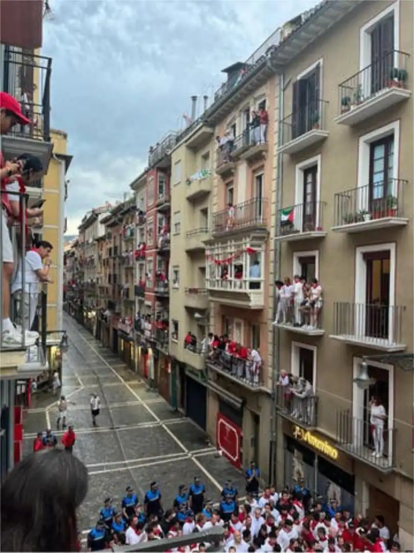 Vista exterior de Local de alquiler en  Pamplona / Iruña