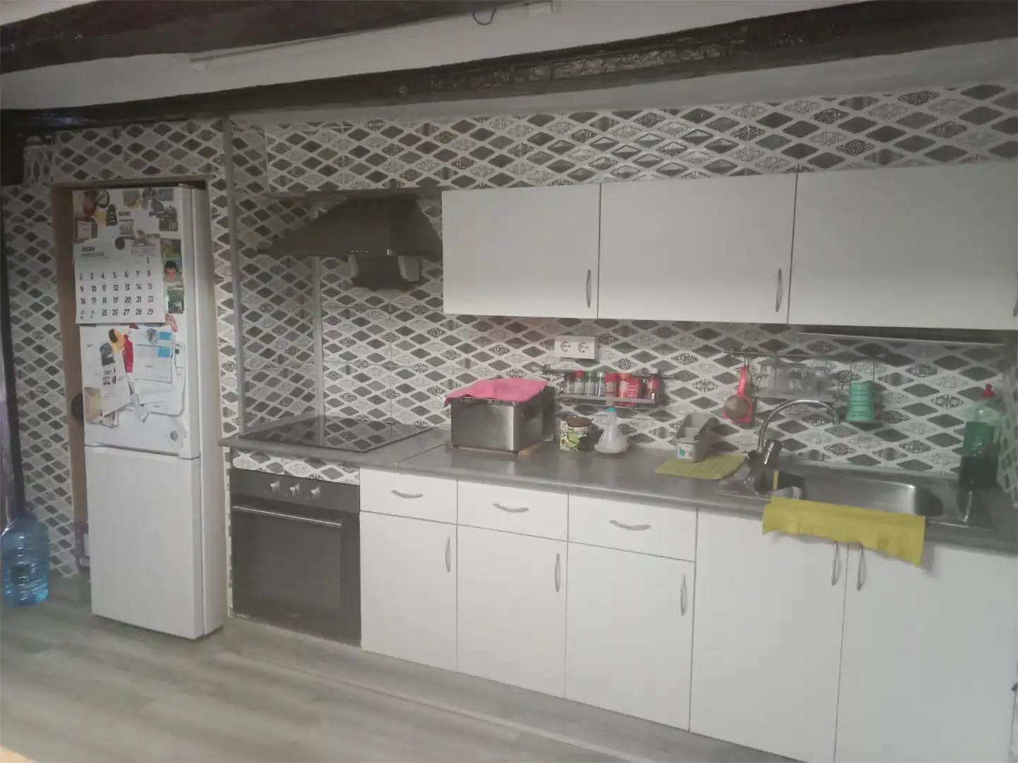 Casa adosada en venda a Plaça Numero 27, 50, El Pilar Cuina de Casa adosada en venda en Ontinyent amb Traster i Balcó