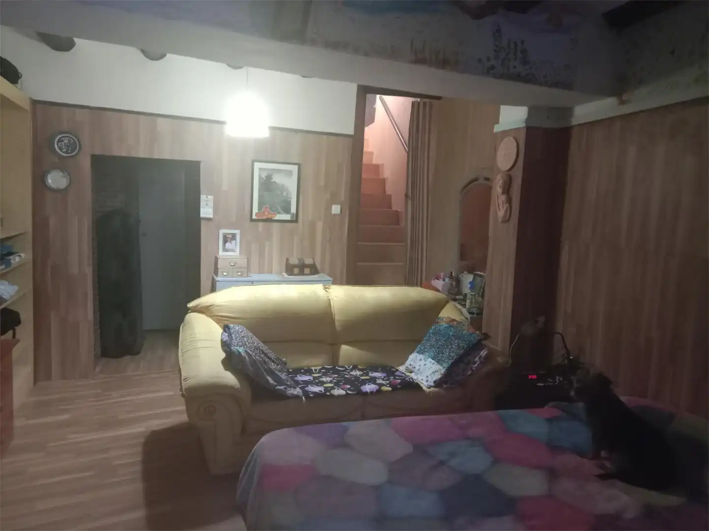 Casa adosada en venda a Plaça Numero 27, 50, El Pilar Sala d'estar de Casa adosada en venda en Ontinyent amb Traster i Balcó
