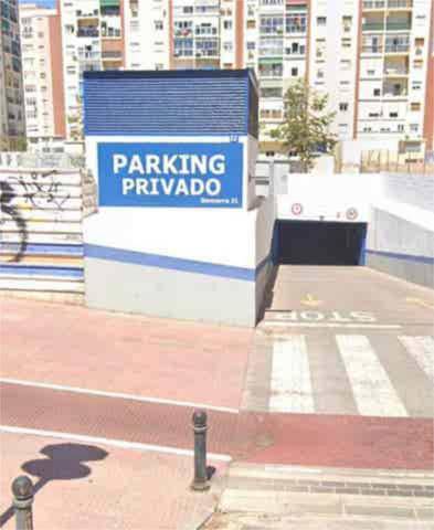 Garaje en Alquiler en Los Castillejos - La Trinidad