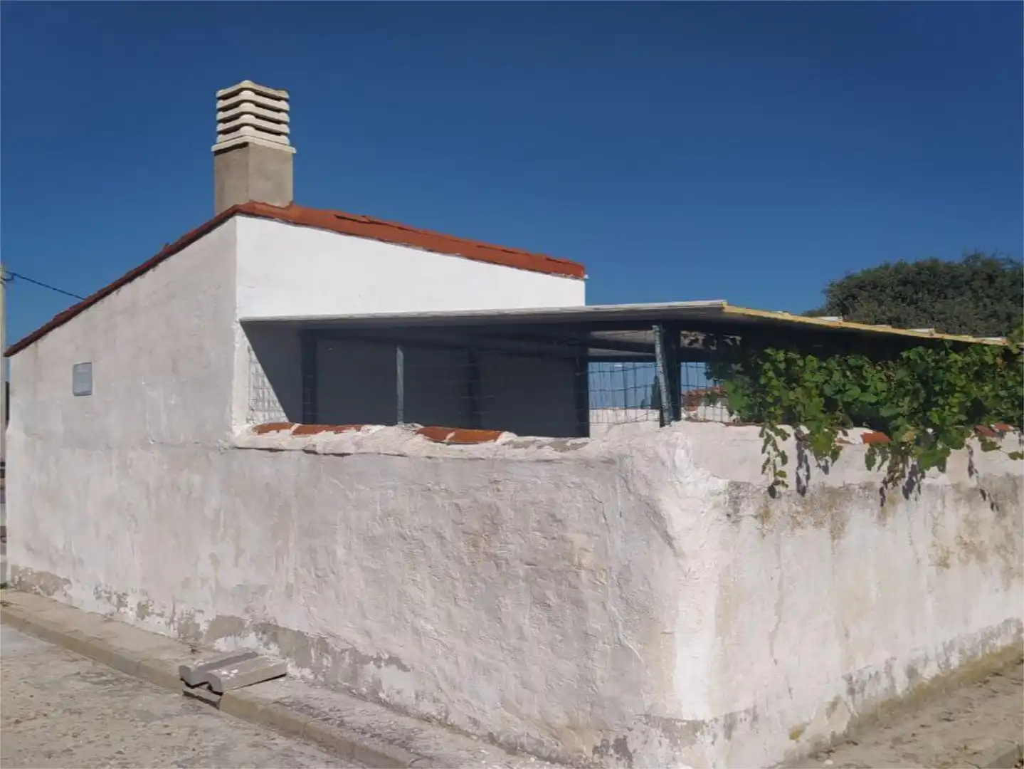 Piso en venta en Calle Pozas, 1, San Juan de la Encinilla Vista exterior de Piso en venta en San Juan de la Encinilla con Calefacción y Jardín privado
