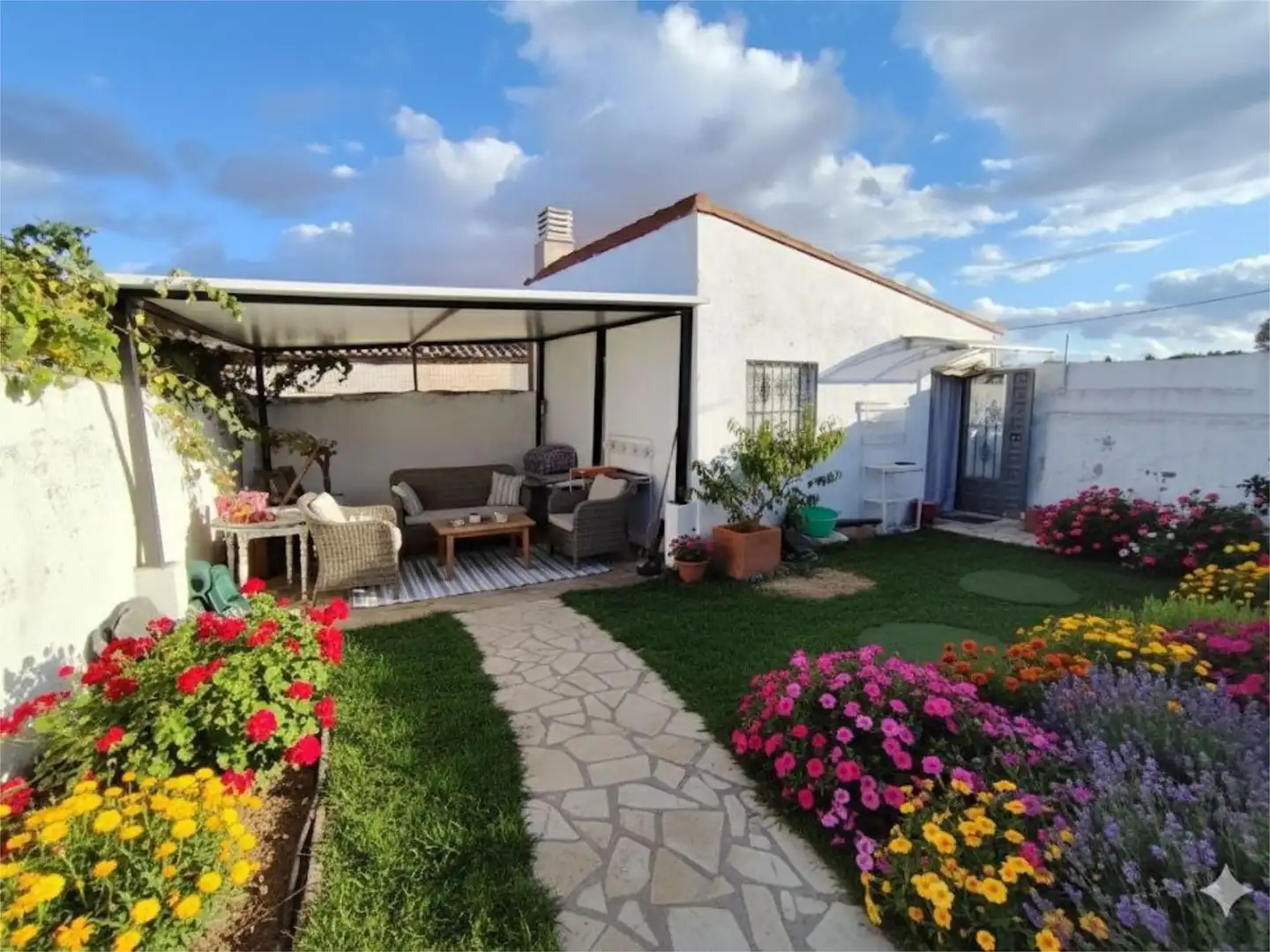 Piso en venta en Calle Pozas, 1, San Juan de la Encinilla Jardín de Piso en venta en San Juan de la Encinilla con Calefacción y Jardín privado
