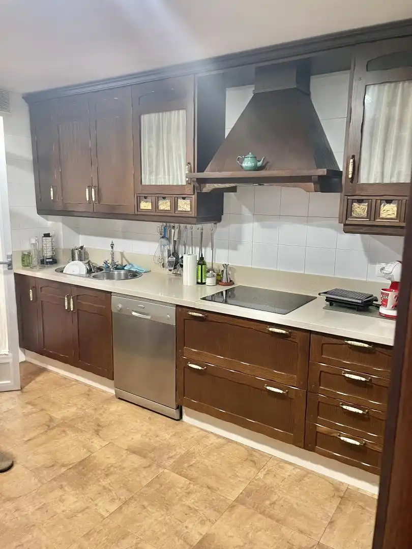 Flat for sale in Calle Calicasas, 7, Avda. Federico Garcia Lorca - Nueva Estación Autobuses Kitchen of Flat for sale in Granada with Air Conditioner, Heating and Parquet flooring