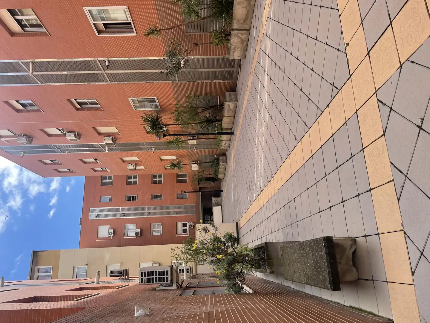 Flat for sale in Calle Calicasas, 7, Avda. Federico Garcia Lorca - Nueva Estación Autobuses Exterior view of Flat for sale in Granada with Air Conditioner, Heating and Parquet flooring