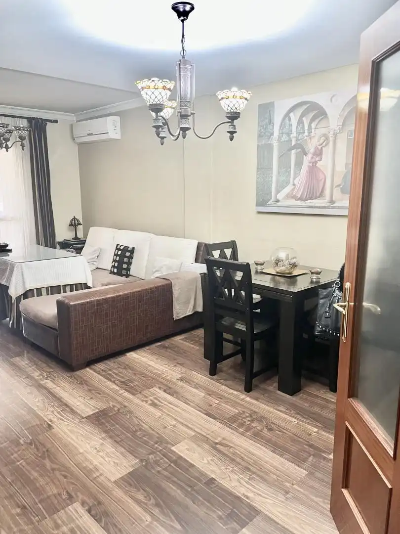 Flat for sale in Calle Calicasas, 7, Avda. Federico Garcia Lorca - Nueva Estación Autobuses Dining room of Flat for sale in Granada with Air Conditioner, Heating and Parquet flooring