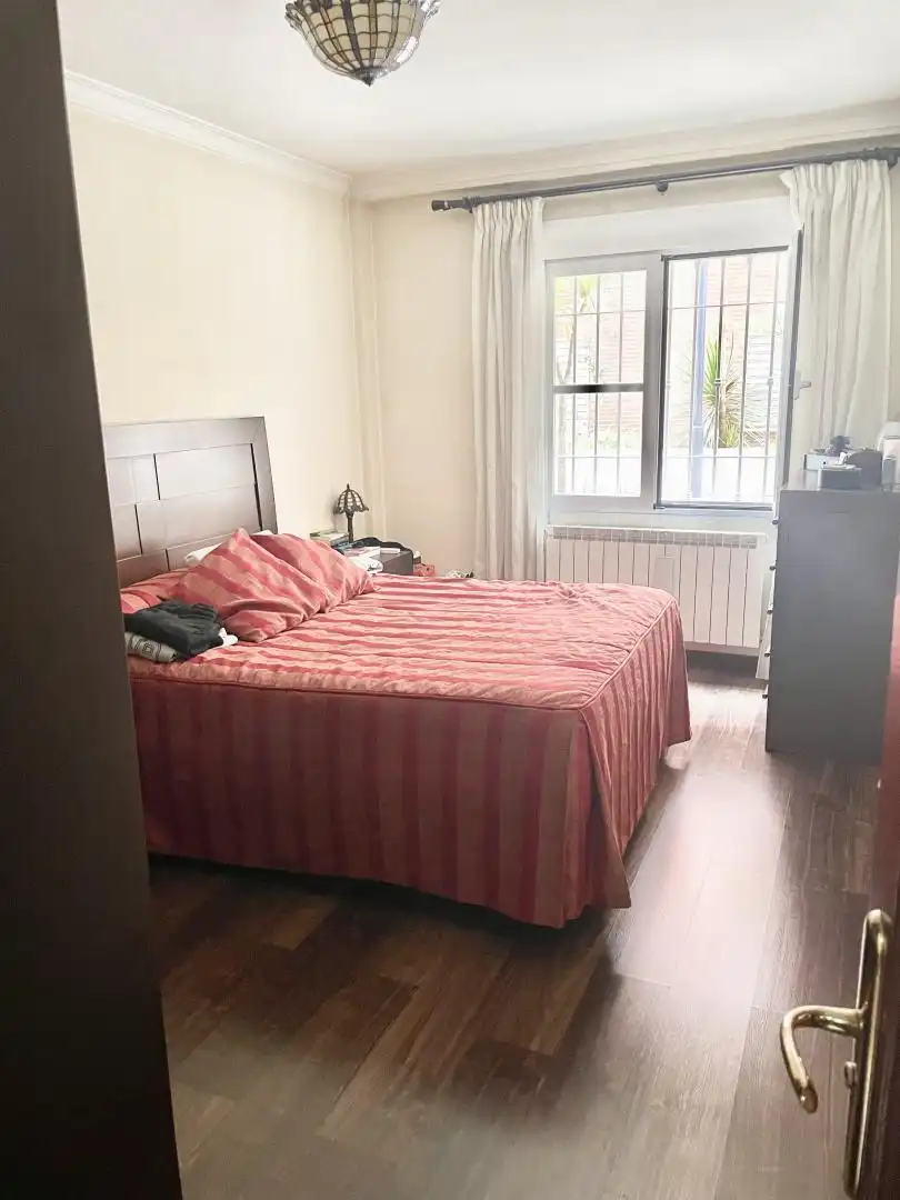 Flat for sale in Calle Calicasas, 7, Avda. Federico Garcia Lorca - Nueva Estación Autobuses Bedroom of Flat for sale in Granada with Air Conditioner, Heating and Parquet flooring