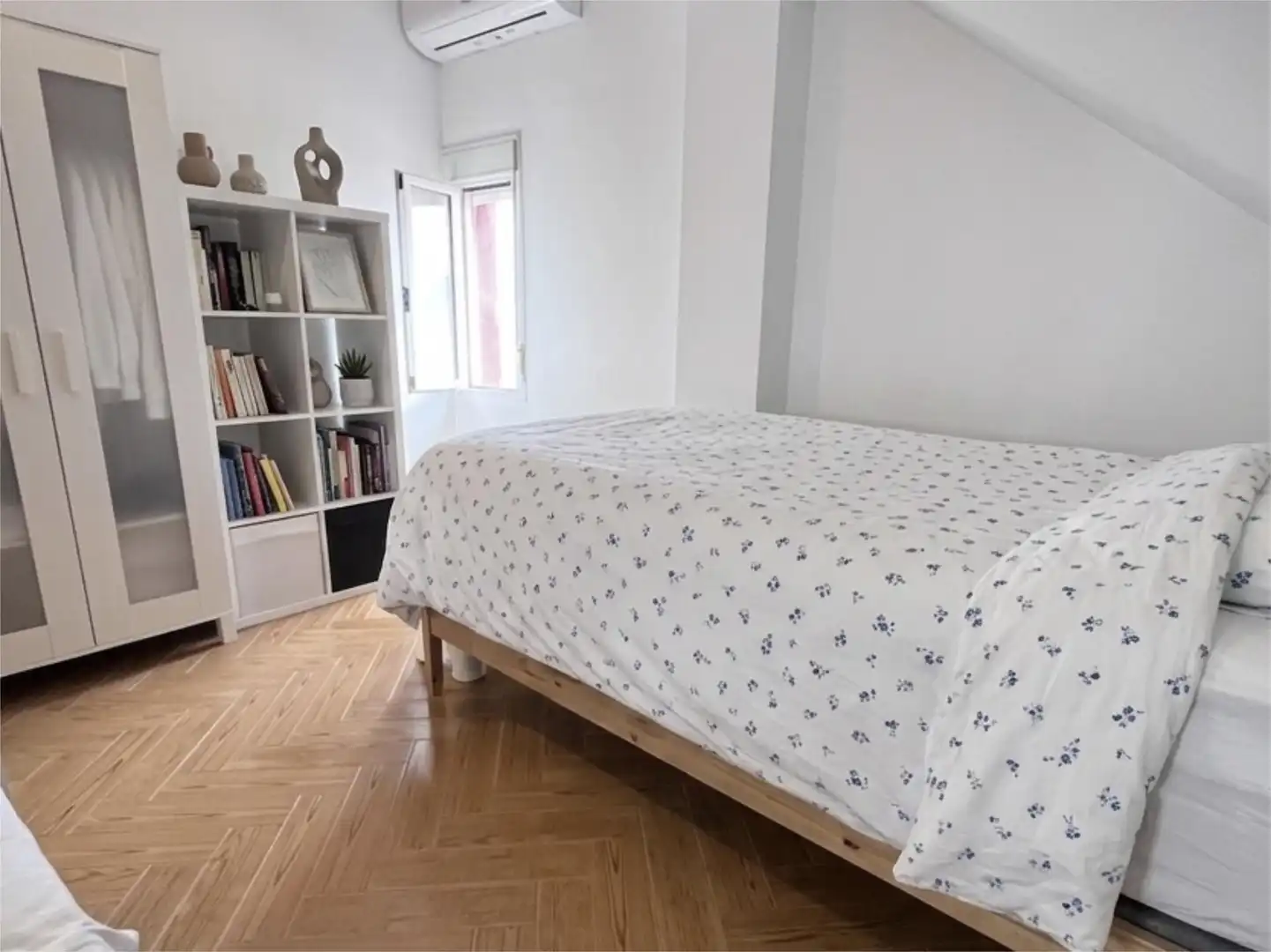 Habitación de Casa o chalet en venta en Montequinto con Aire acondicionado, Calefacción y Jardín privado