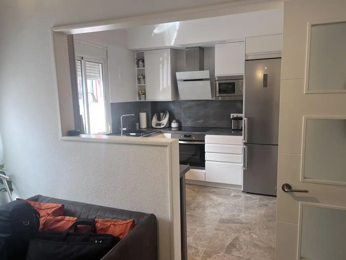 Cocina de Casa o chalet en venta en Montequinto con Aire acondicionado, Calefacción y Jardín privado