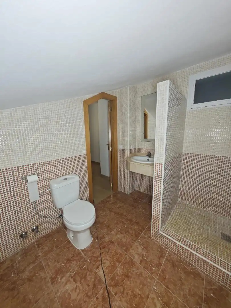 Bathroom of Attic for sale in Picassent  with Air Conditioner, Terrace and Swimming Pool