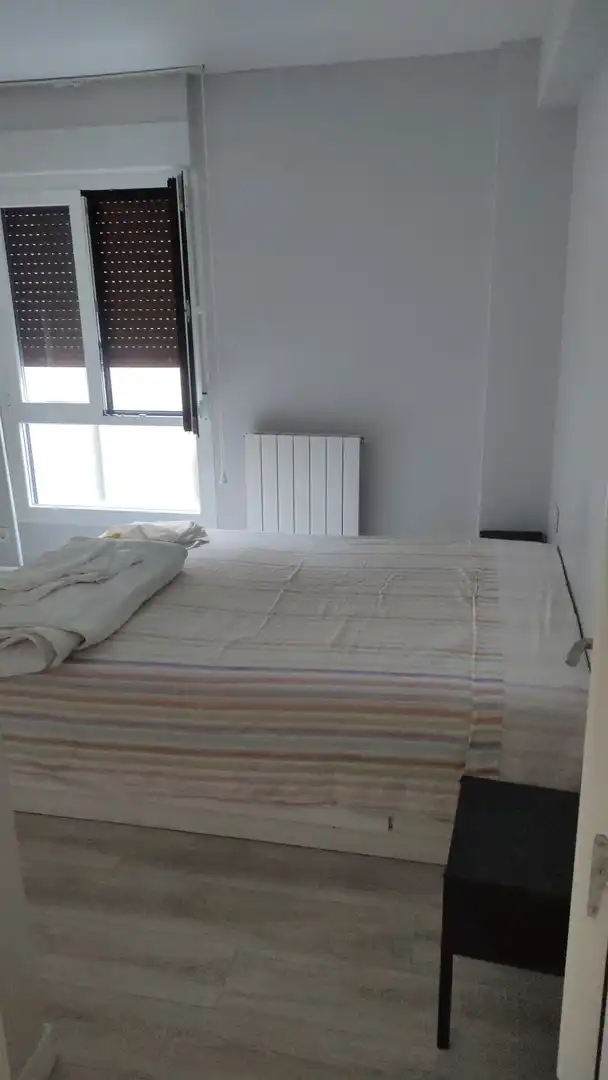 Dormitori de Apartament per a compartir en Sestao  amb Parquet, Balcó i Videoporter