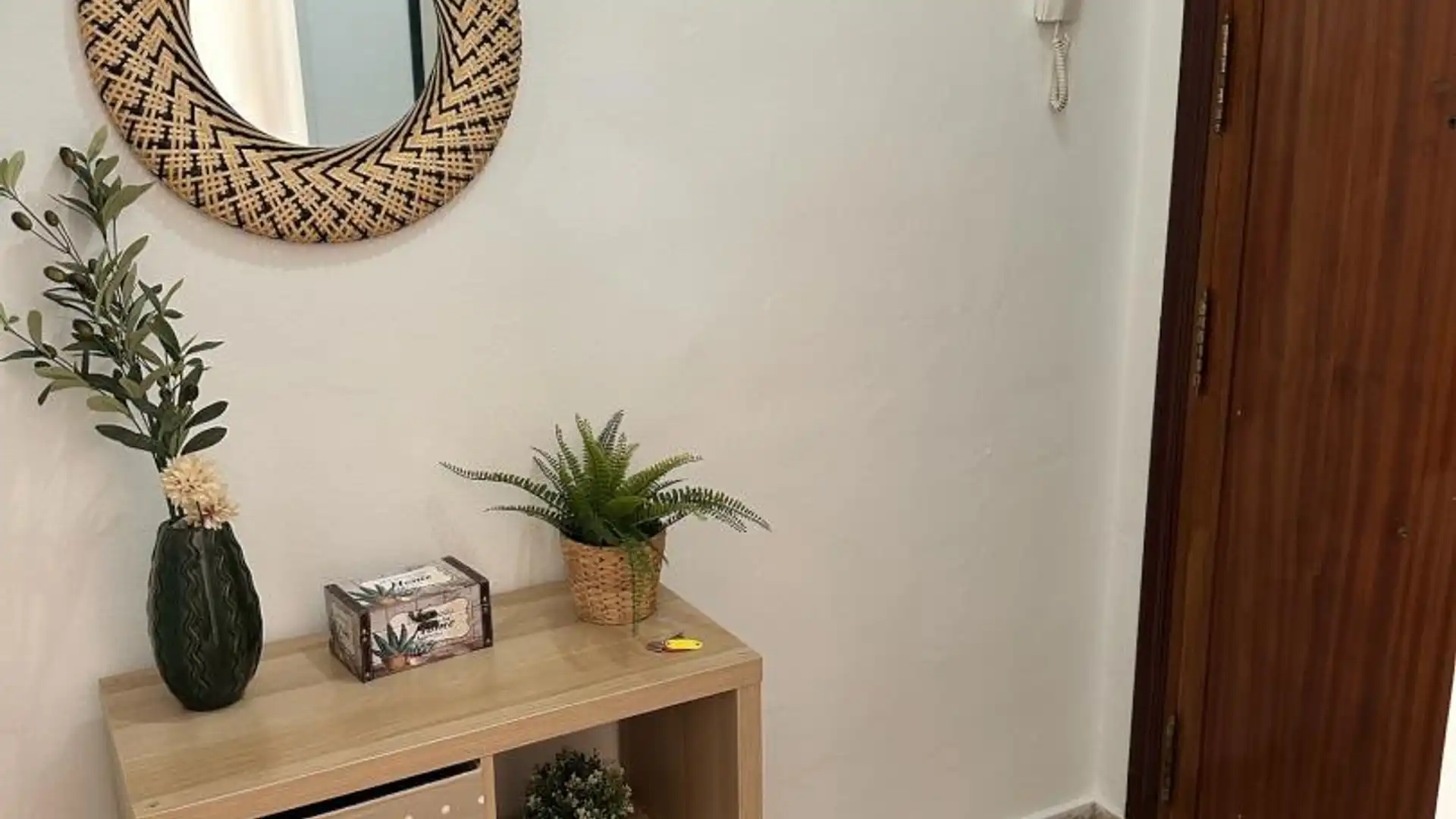 Flat for rent in  Sevilla Capital  with Air Conditioner, Heating and Furnished