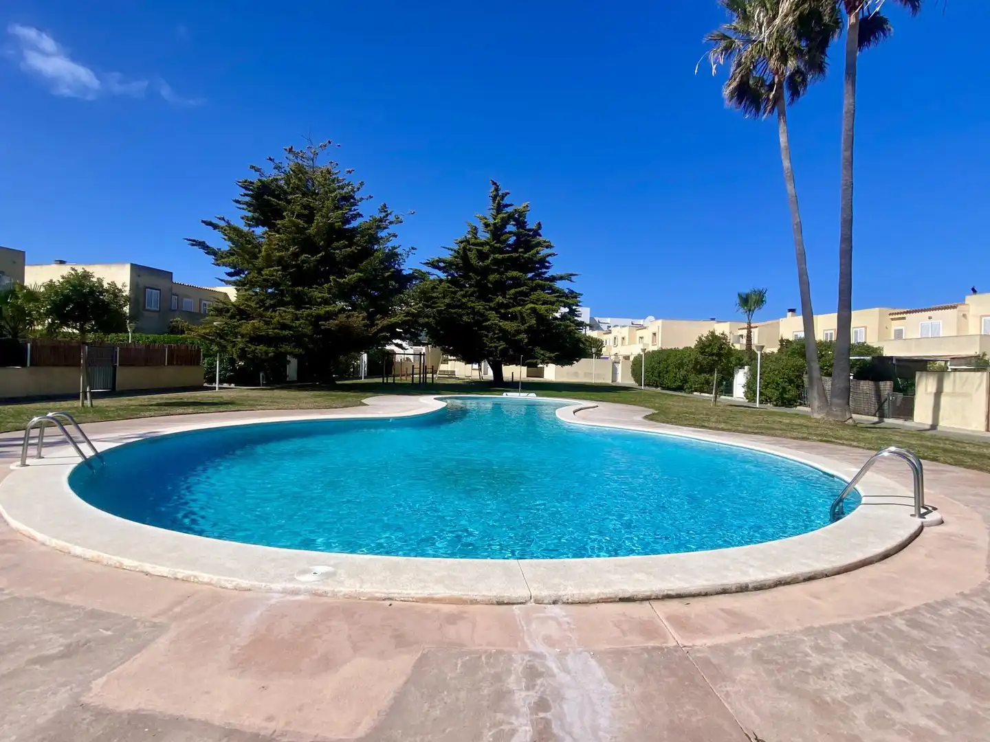 Einfamilien-Reihenhaus zum Verkauf in Carrer de la Corunya, 24, Sant Josep de sa Talaia Schwimmbecken von Einfamilien-Reihenhaus zum Verkauf in Sant Josep de sa Talaia mit Terrasse und Schwimmbad