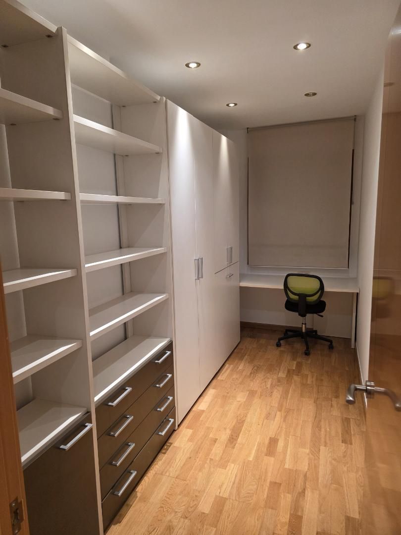 Schlafzimmer von Wohnung zur Miete in  Lleida Capital mit Klimaanlage und Balkon