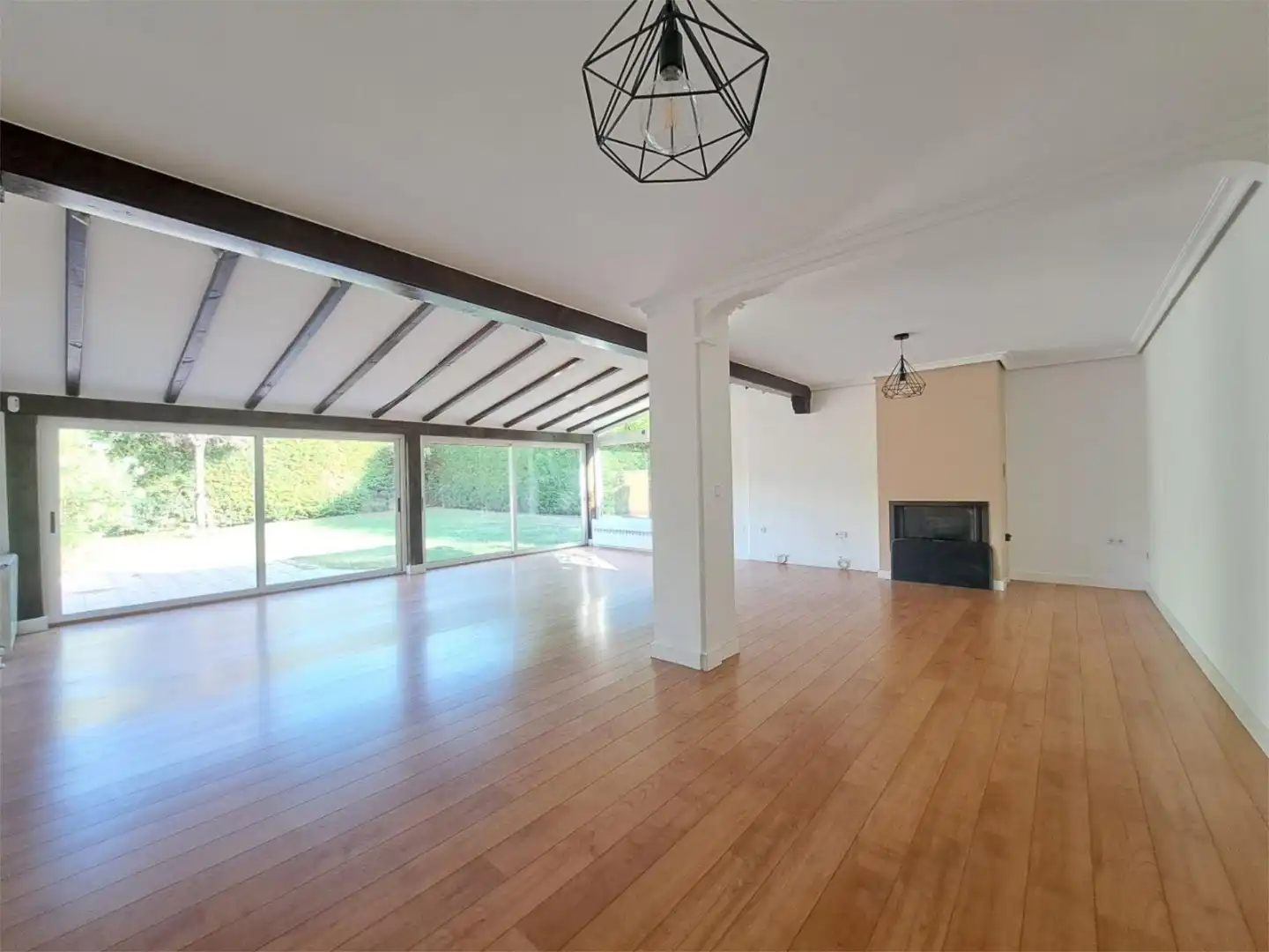 Living room of Houses for sale in Arroyo de la Encomienda  with Air Conditioner, Heating and Private garden