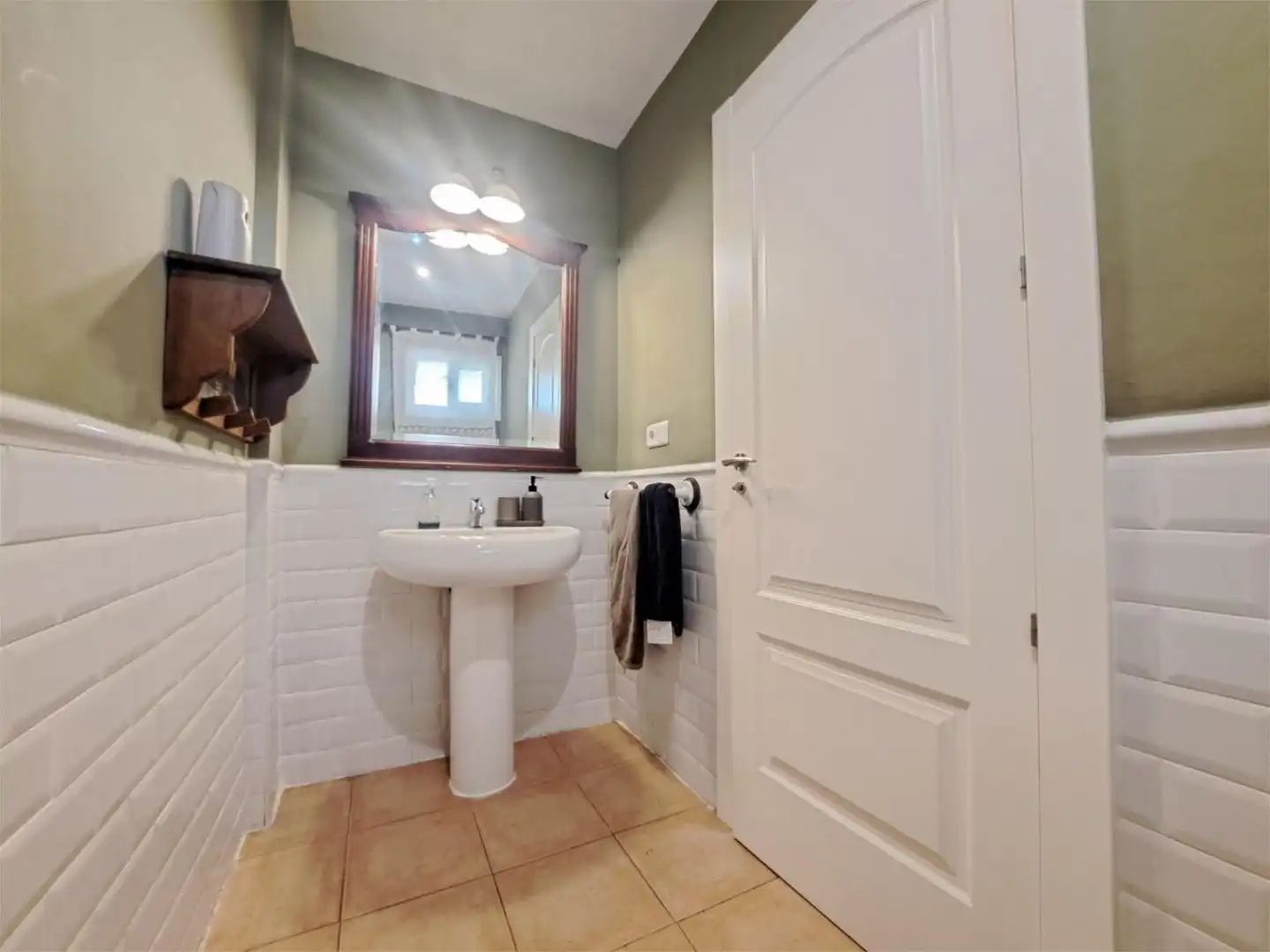 Bathroom of Houses for sale in Arroyo de la Encomienda  with Air Conditioner, Heating and Private garden