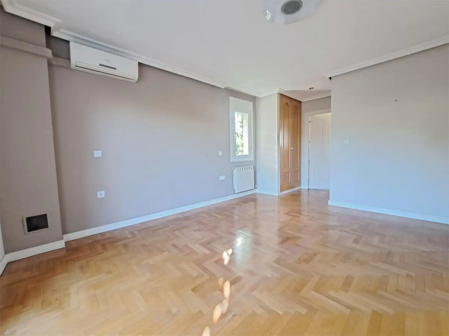 Bedroom of Houses for sale in Arroyo de la Encomienda  with Air Conditioner, Heating and Private garden