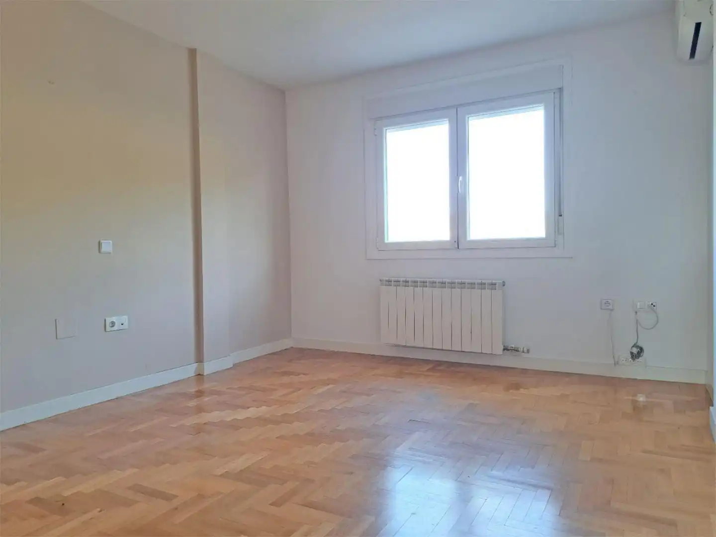 Bedroom of Houses for sale in Arroyo de la Encomienda  with Air Conditioner, Heating and Private garden