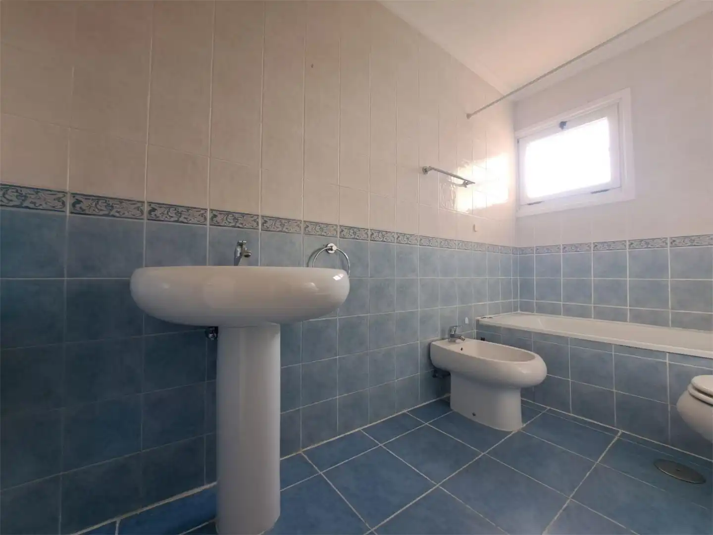 Bathroom of Houses for sale in Arroyo de la Encomienda  with Air Conditioner, Heating and Private garden