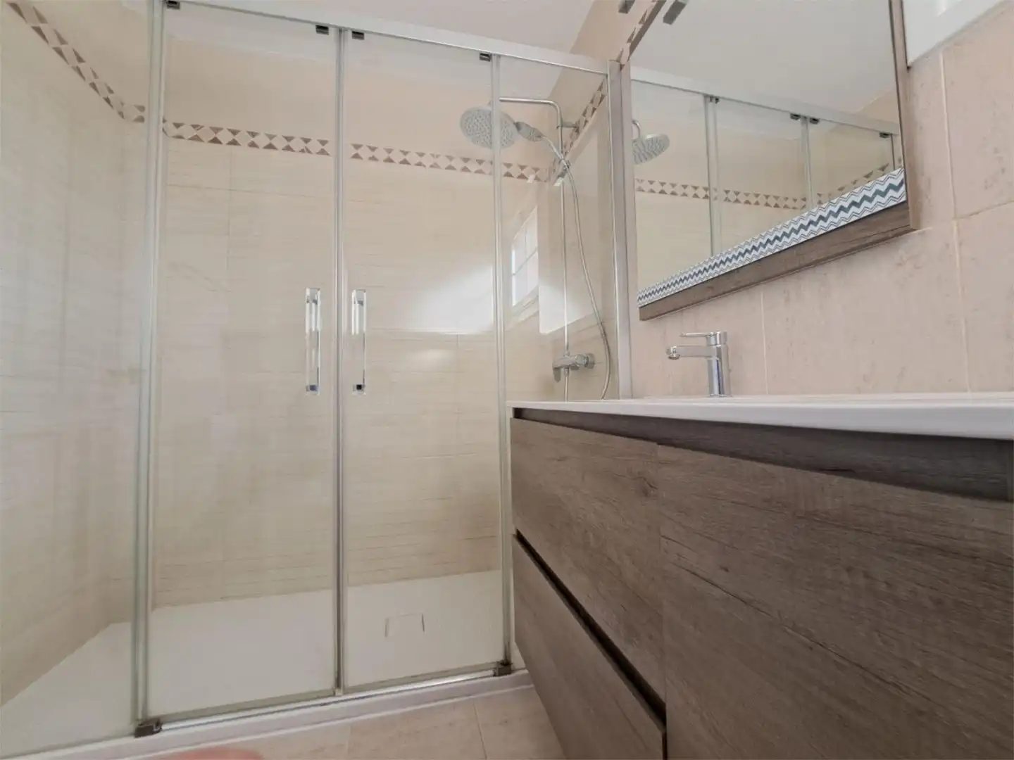 Bathroom of Houses for sale in Arroyo de la Encomienda  with Air Conditioner, Heating and Private garden