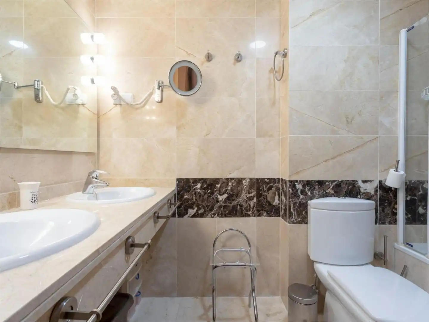 Baño de Piso en venta en Málaga con Aire acondicionado, Calefacción y Jardín privado