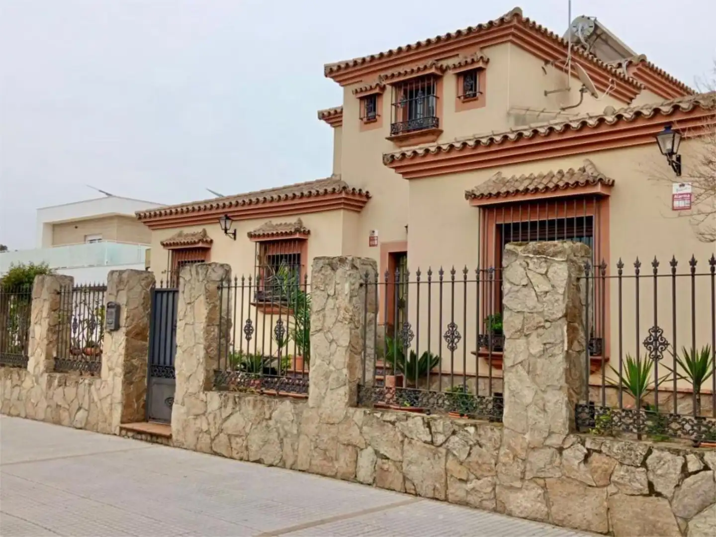 Haus oder Chalet zum Verkauf in Carretera Madrid-Cádiz, Pozoalbero Außenansicht von Haus oder Chalet zum Verkauf in Jerez de la Frontera mit Klimaanlage, Heizung und Privatgarten