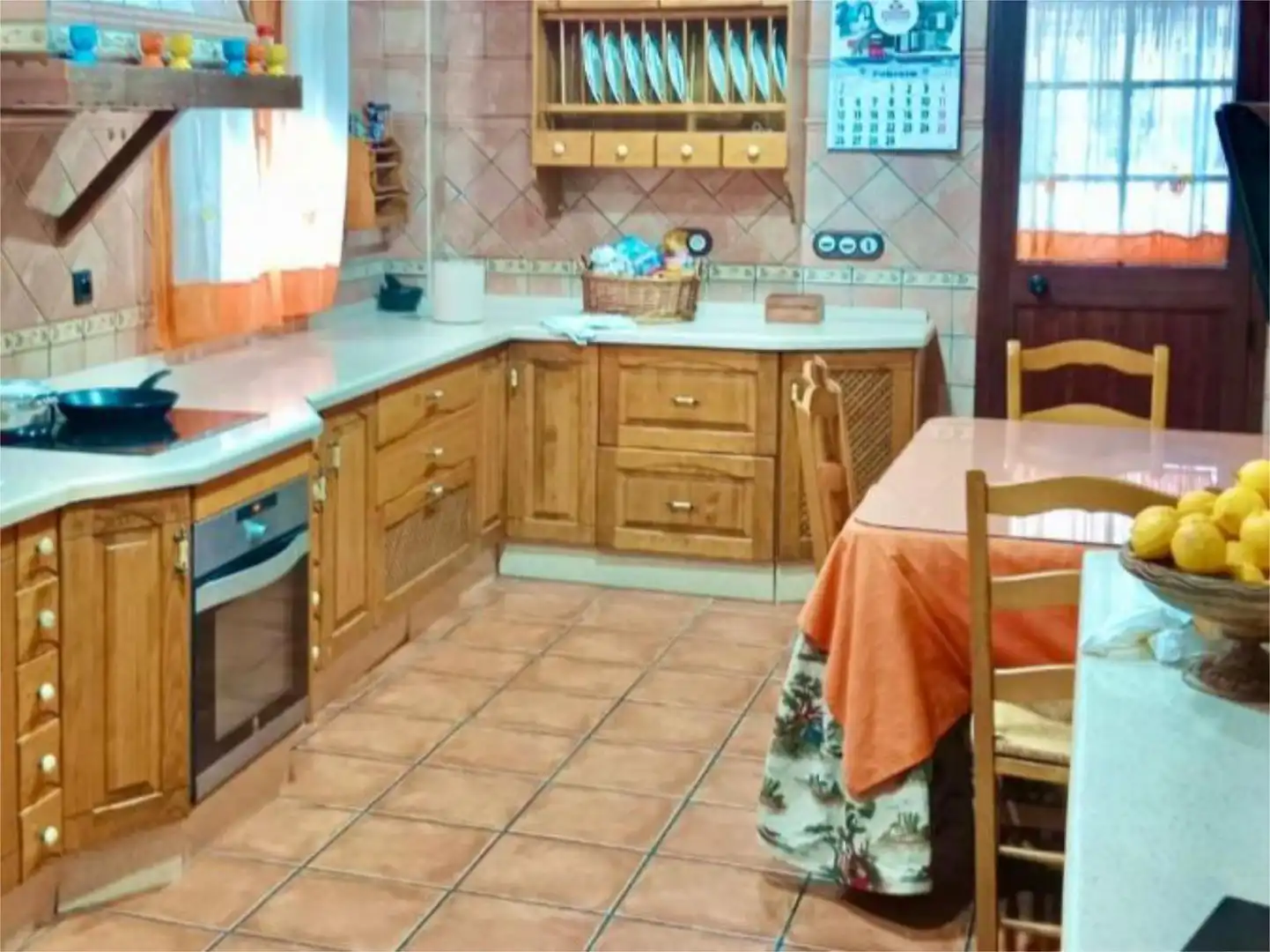 Cuina de Casa o xalet en venda en Jerez de la Frontera amb Aire condicionat, Calefacció i Jardí privat