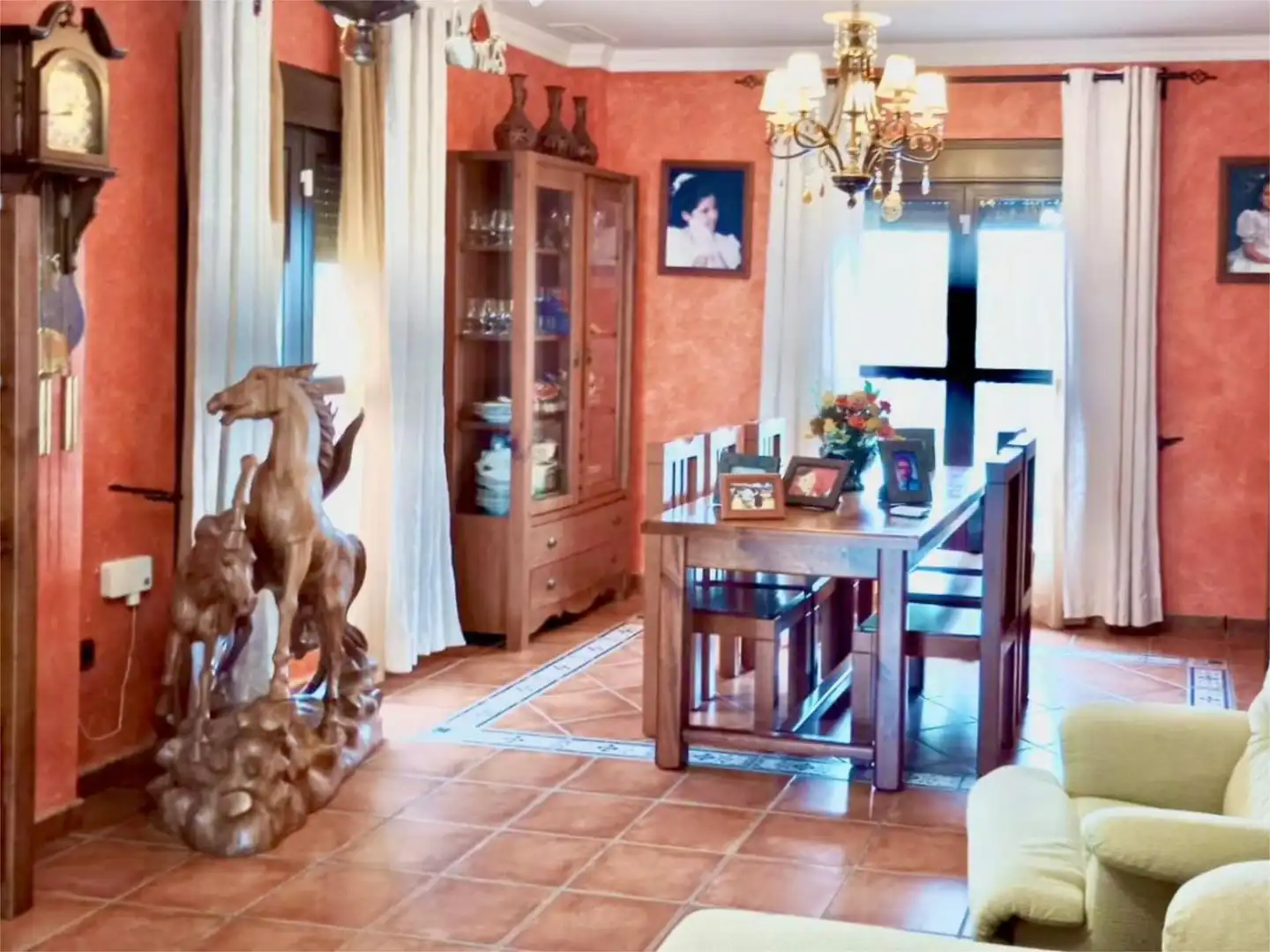 Menjador de Casa o xalet en venda en Jerez de la Frontera amb Aire condicionat, Calefacció i Jardí privat