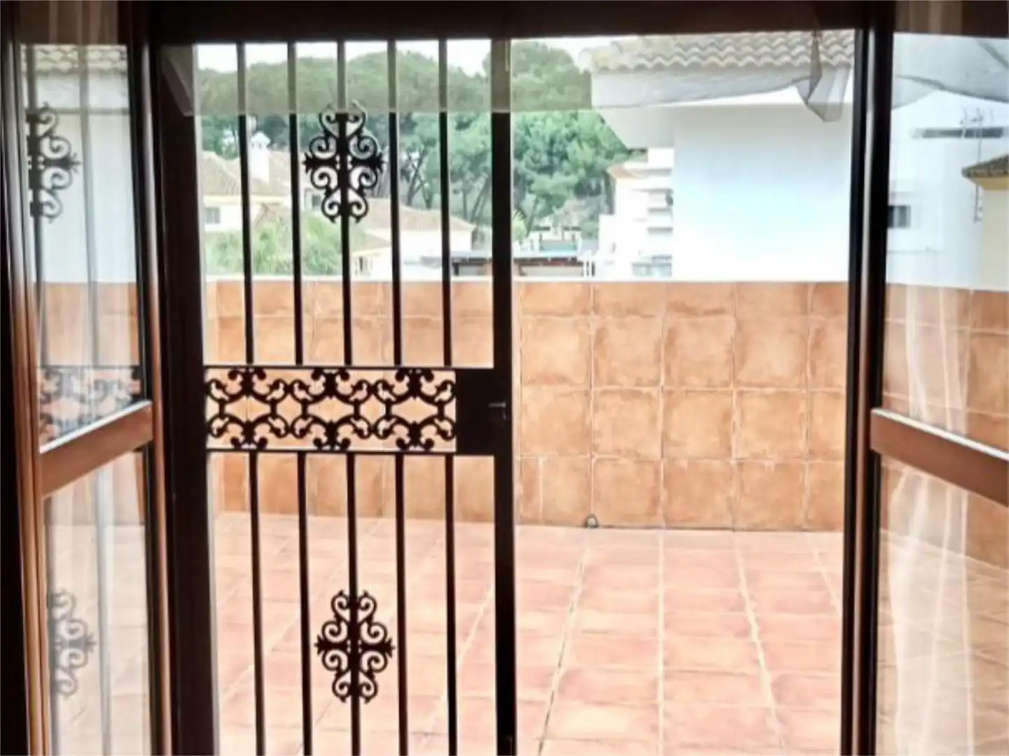 Vista exterior de Casa o xalet en venda en Jerez de la Frontera amb Aire condicionat, Calefacció i Jardí privat