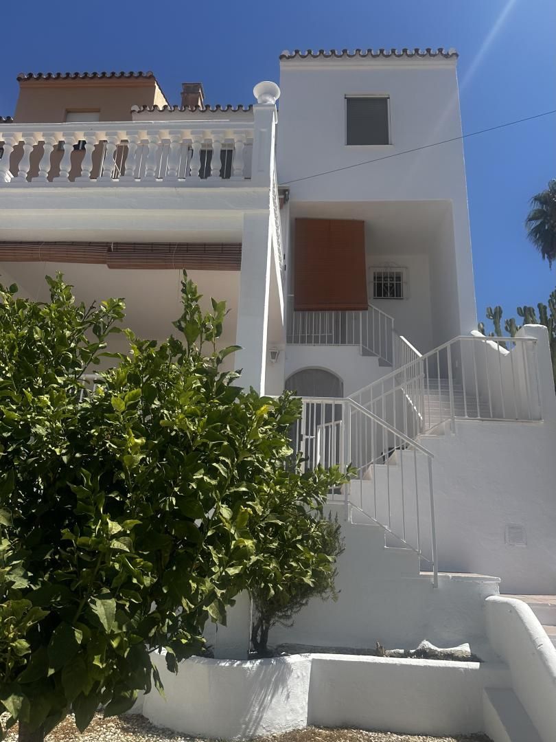 Casa adosada en venda en Rincón de la Victoria amb Terrassa, Piscina i Balcó