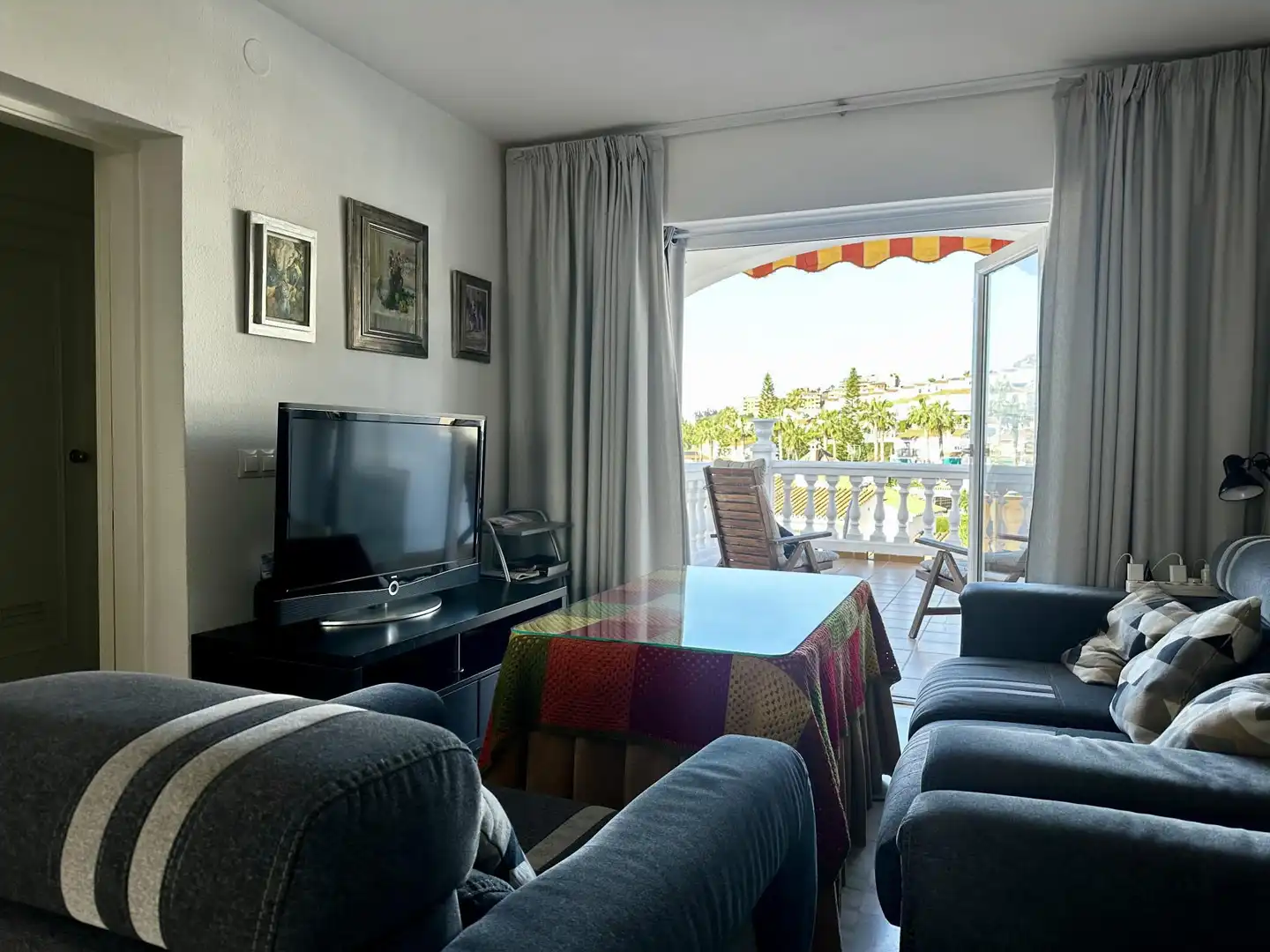 Casa adosada en venta en Calle Acacias, 6, Cotomar Sala de estar de Casa adosada en venta en Rincón de la Victoria con Terraza, Piscina y Balcón
