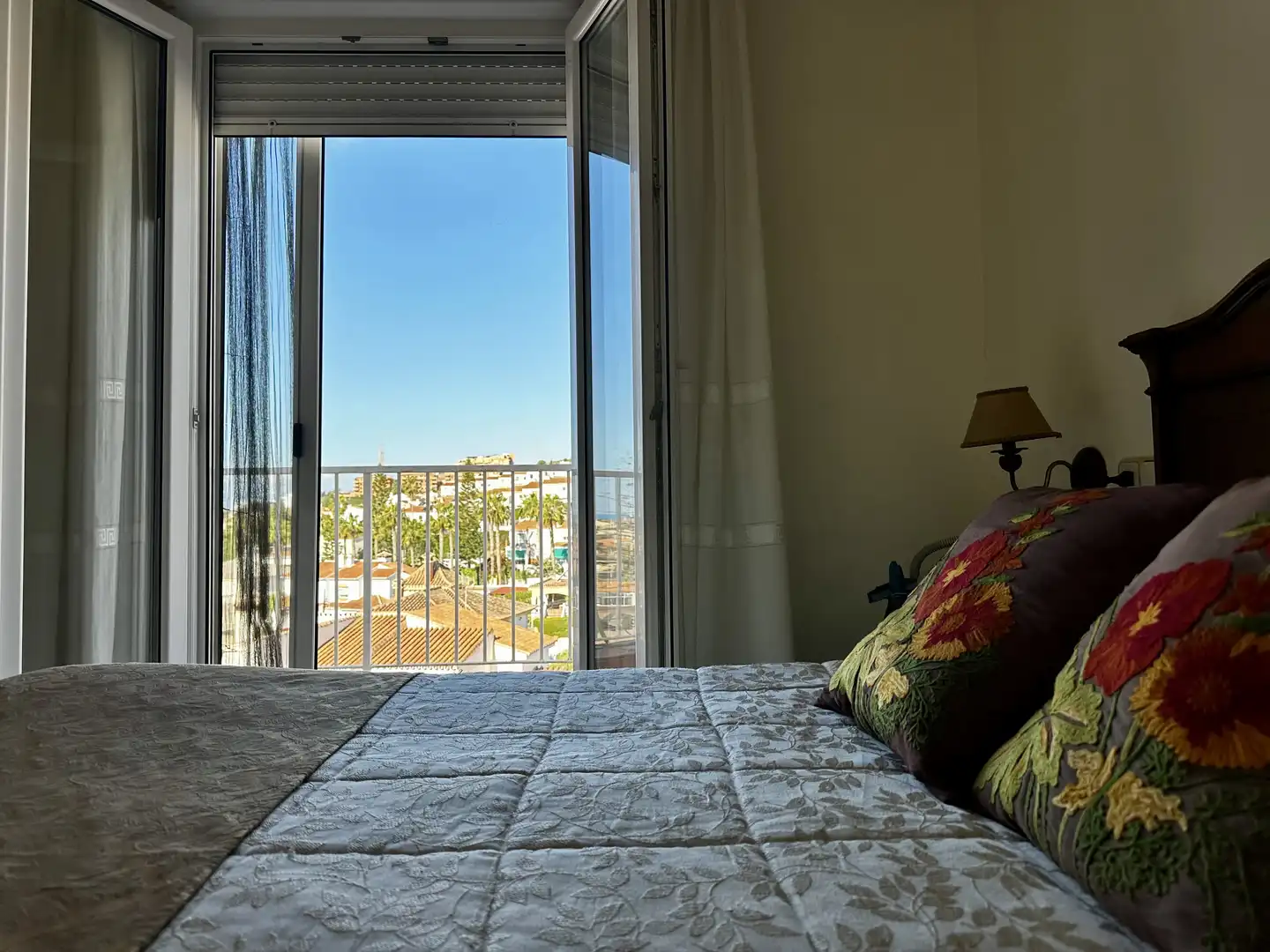 Habitación de Casa adosada en venta en Rincón de la Victoria con Terraza, Piscina y Balcón