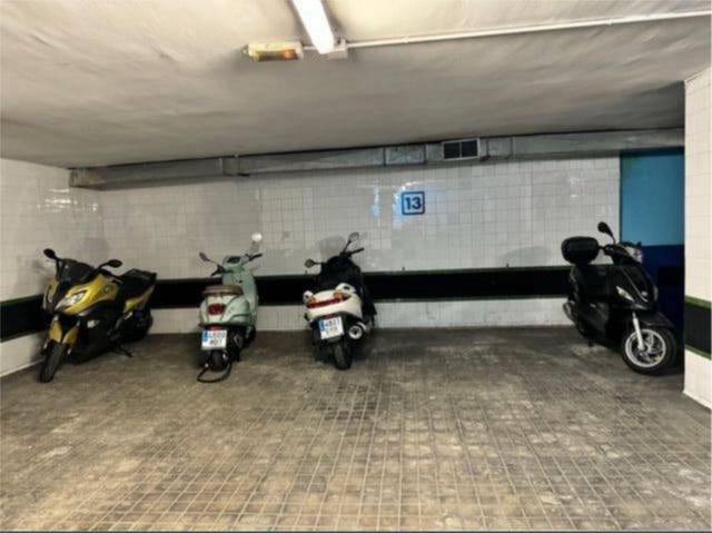 Garaje en Alquiler en Castellana