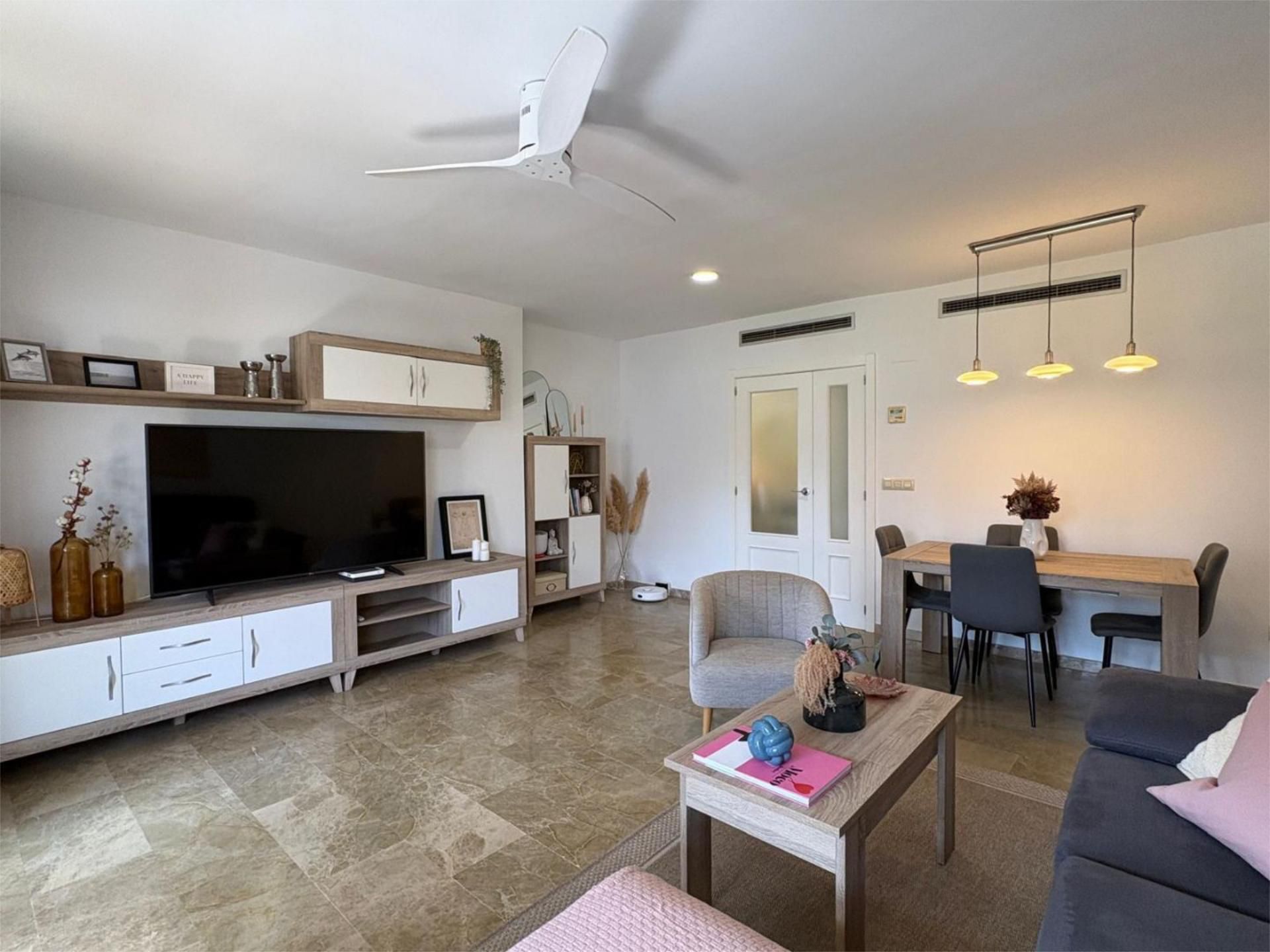 Sala d'estar de Pis en venda en Alicante / Alacant amb Aire condicionat, Terrassa i Piscina