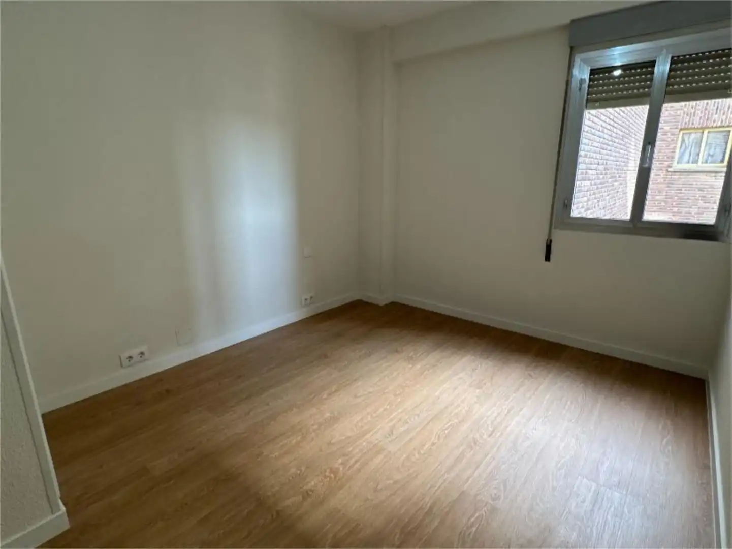 Piso en venta en Calle de Bravo Murillo, 295, Valdeacederas Habitación de Piso en venta en Madrid con Calefacción, Terraza y Amueblado