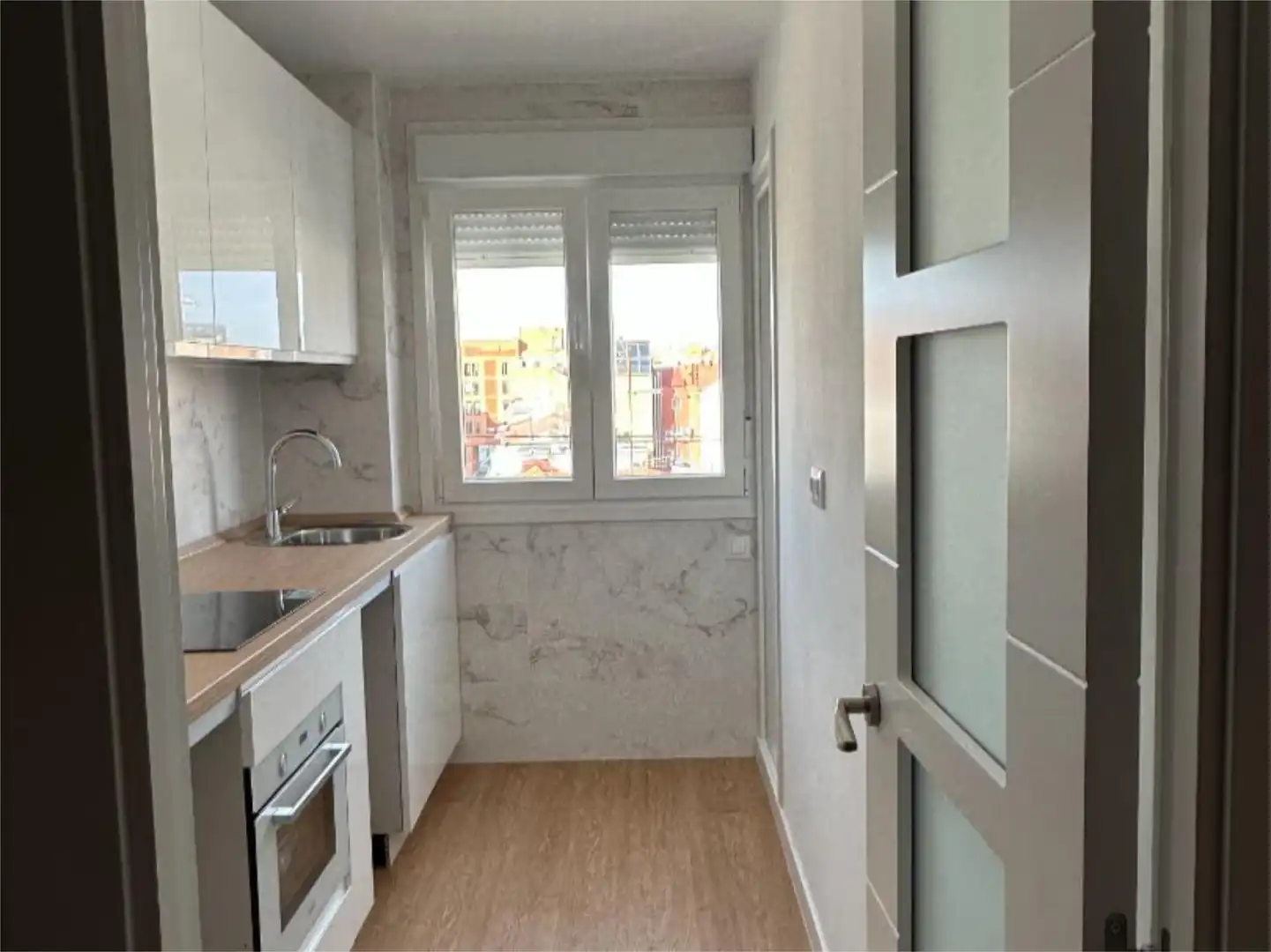 Piso en venta en Calle de Bravo Murillo, 295, Valdeacederas Cocina de Piso en venta en Madrid con Calefacción, Terraza y Amueblado