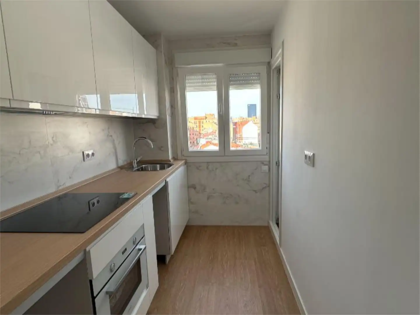 Piso en venta en Calle de Bravo Murillo, 295, Valdeacederas Cocina de Piso en venta en Madrid con Calefacción, Terraza y Amueblado
