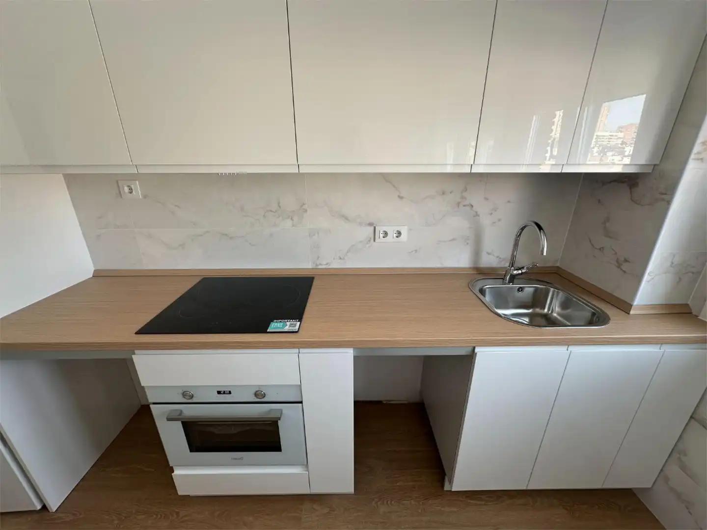 Piso en venta en Calle de Bravo Murillo, 295, Valdeacederas Cocina de Piso en venta en Madrid con Calefacción, Terraza y Amueblado