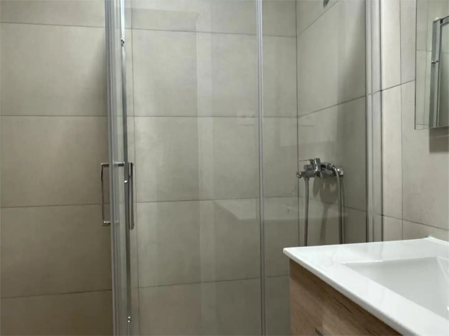 Piso en venta en Calle de Bravo Murillo, 295, Valdeacederas Baño de Piso en venta en Madrid con Calefacción, Terraza y Amueblado