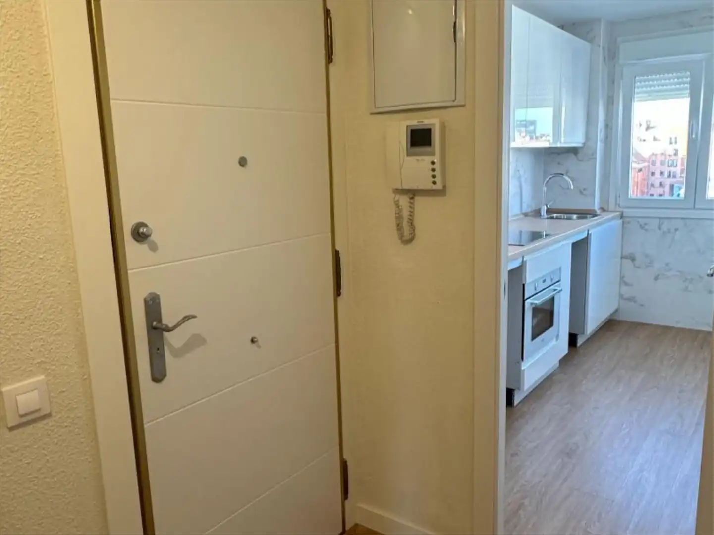 Piso en venta en Calle de Bravo Murillo, 295, Valdeacederas Piso en venta en Madrid con Calefacción, Terraza y Amueblado